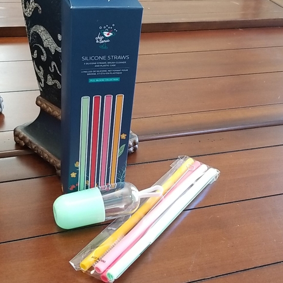 chic & tonic Other - 💜 SILICONE STRAWS